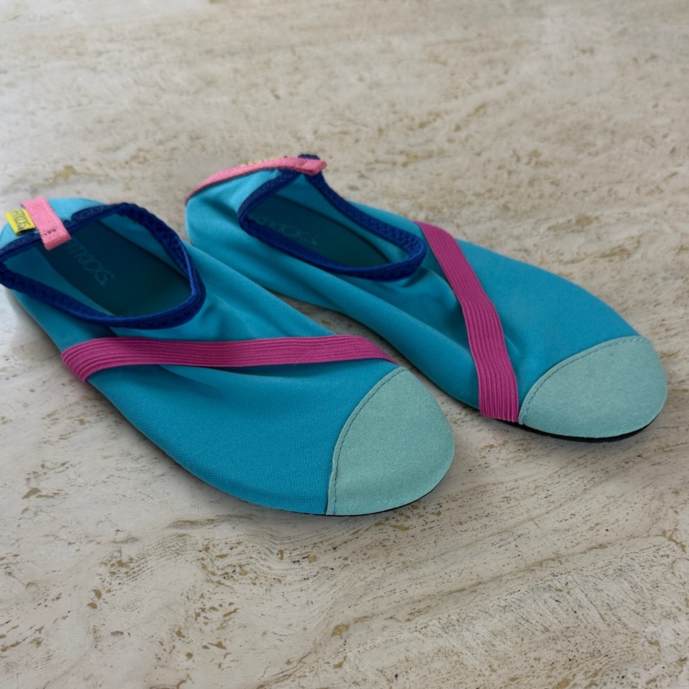 Women’s FitKicks Classic Slip-On Shoes Blue Size M 7–8 Lightweight